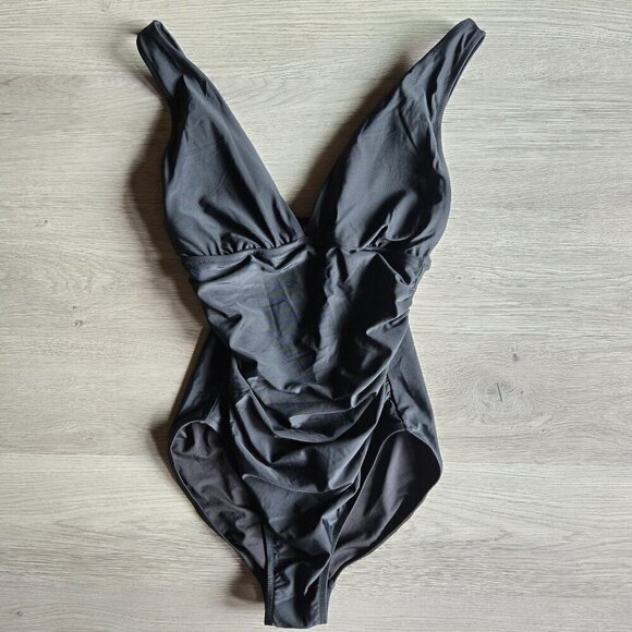 J. Crew V-Neck Ruched One-Piece Swimsuit Bathing Suit Small Medium Large Black - Picture 3 of 13